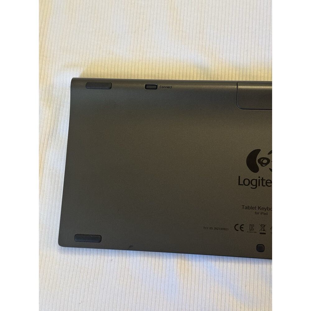 Logitech Wireless Keyboard (Tablet Keyboard For iPad) - Picture 9 of 13